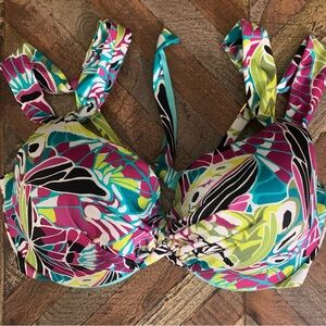 A.Che multicolor full bikini top size 40DD NWOT.fits multi sizes